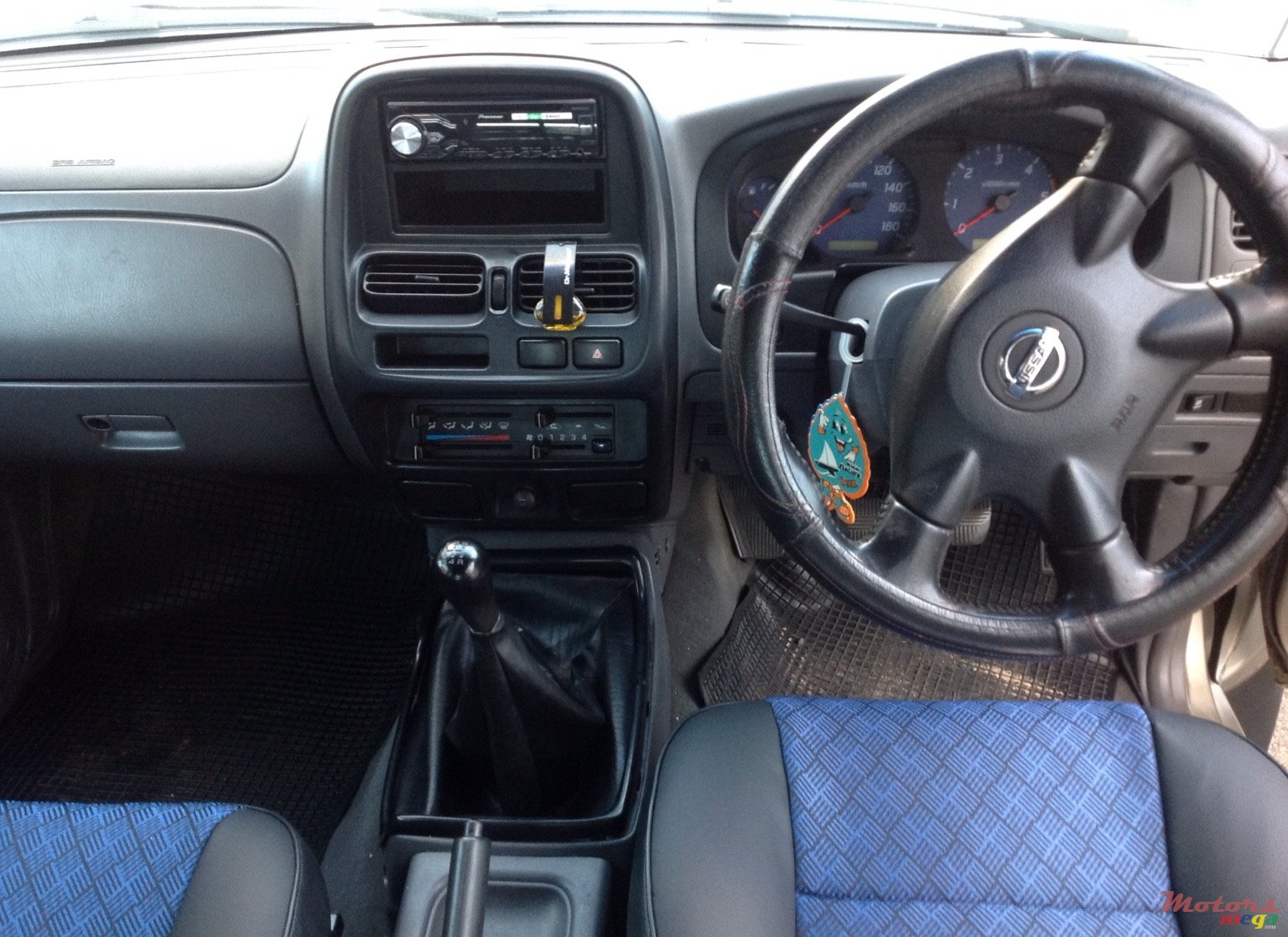 2005' Nissan photo #4