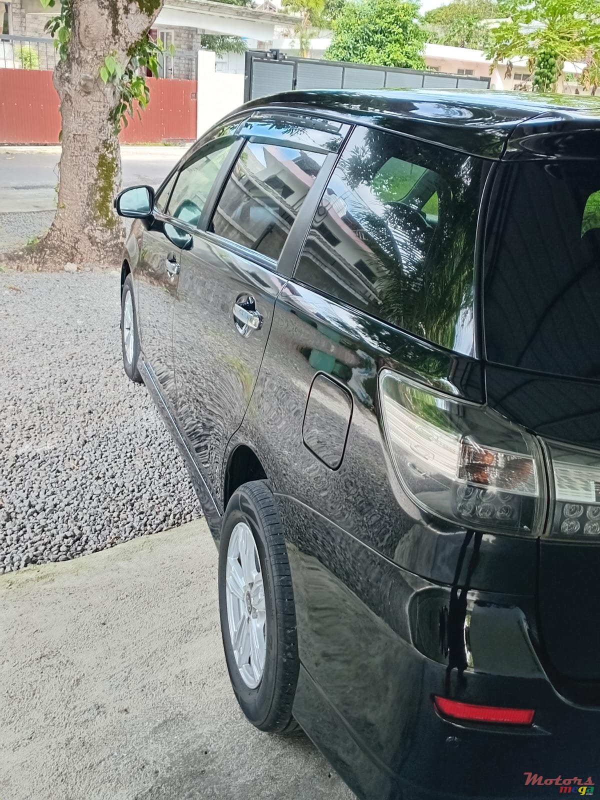 2016' Toyota Wish photo #4