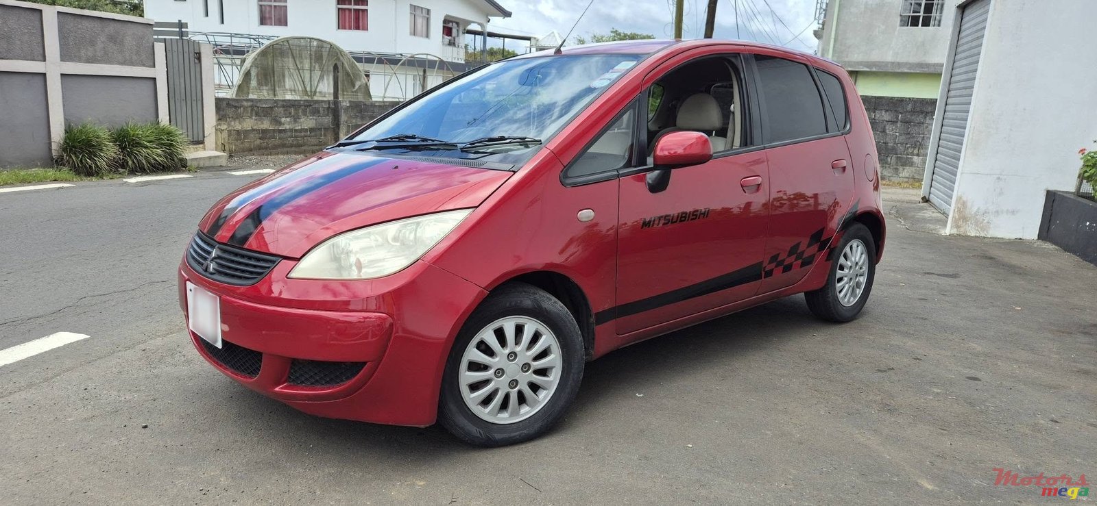 2007' Mitsubishi Colt photo #2