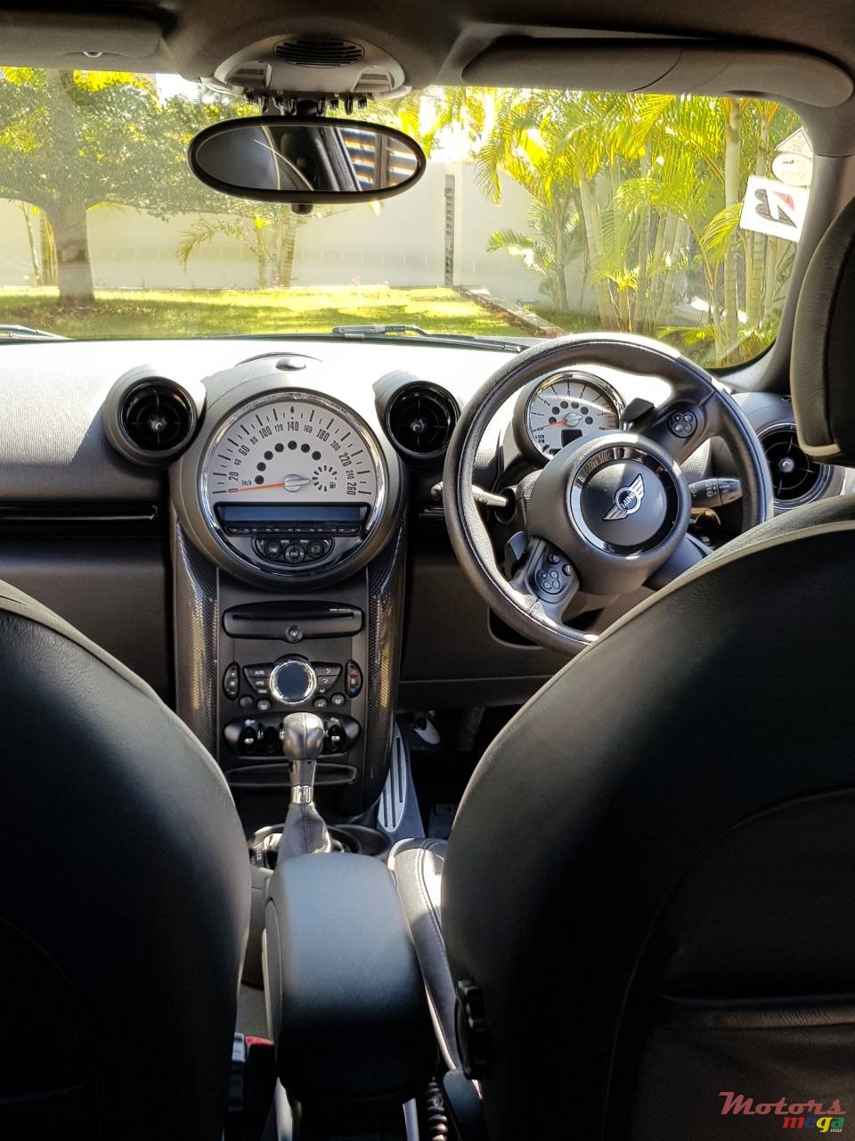 2013' MINI Cooper S photo #2