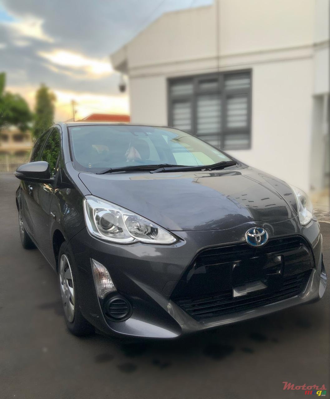 2016' Toyota Aqua photo #1