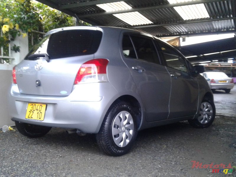 2010' Toyota Vitz photo #3