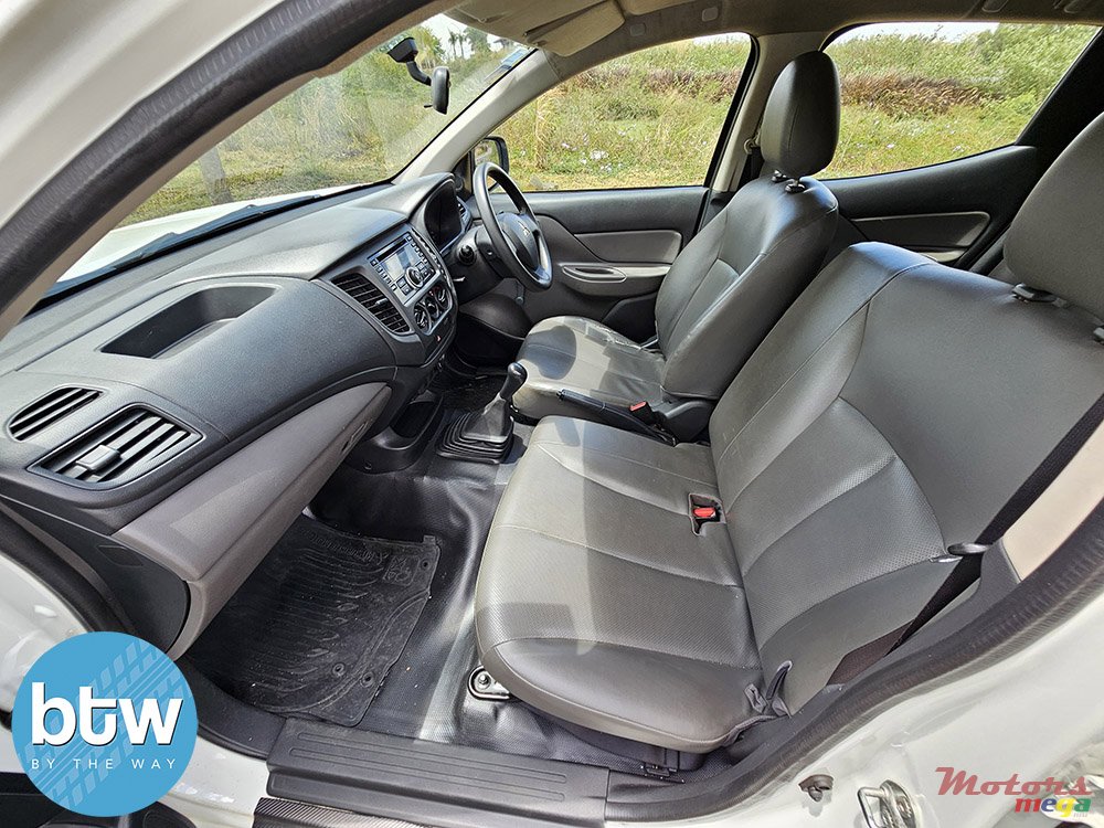 2020' Mitsubishi L 200 Double Cab 4X2 Pick UP photo #6