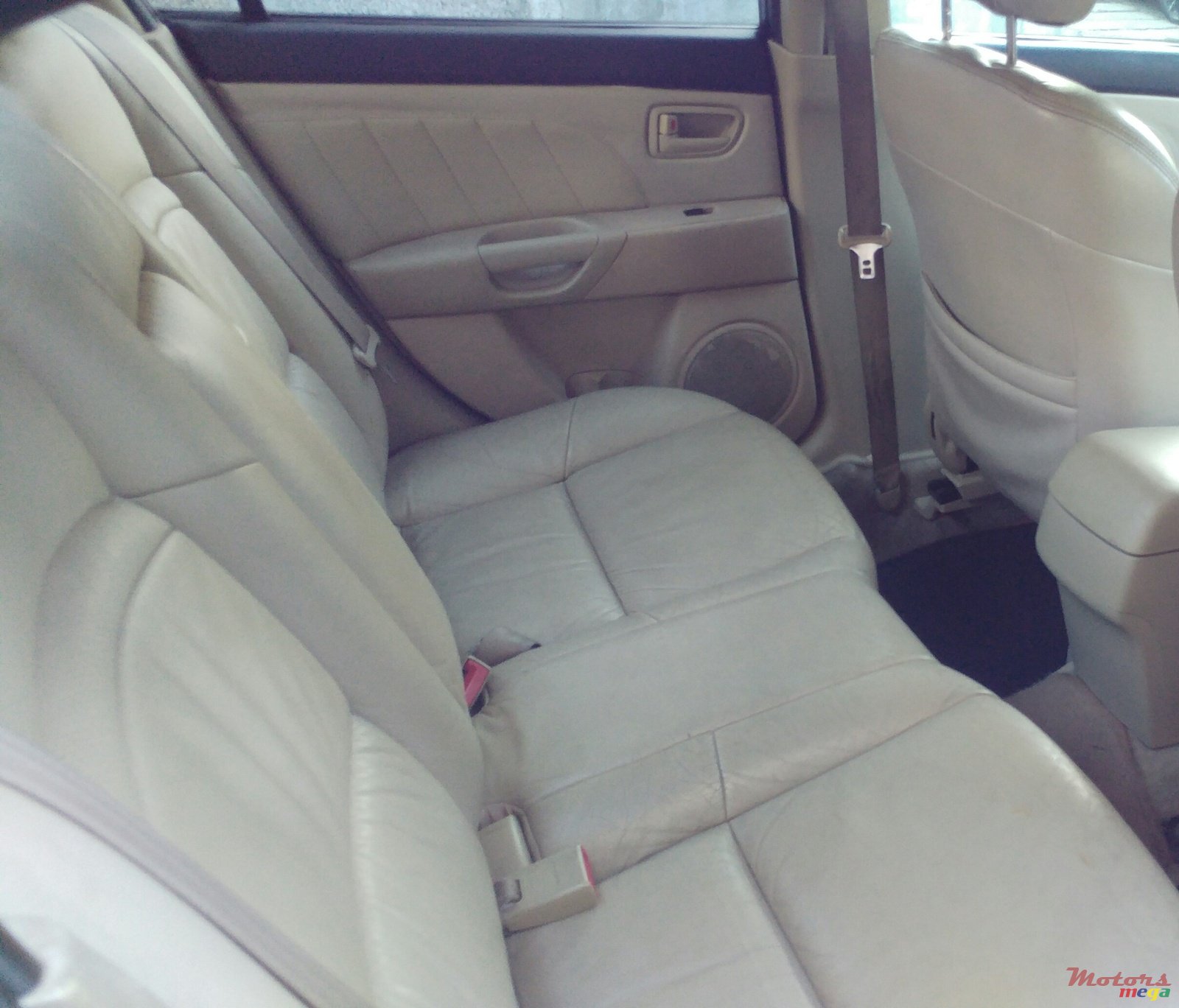 2005' Mazda 3 photo #2