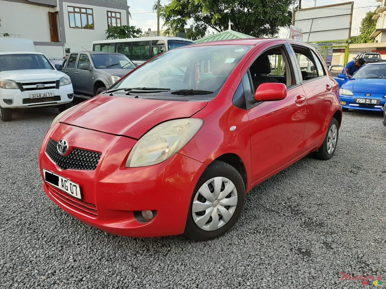 2007' Toyota Yaris photo #3