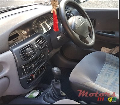 2000' Renault Megane photo #2