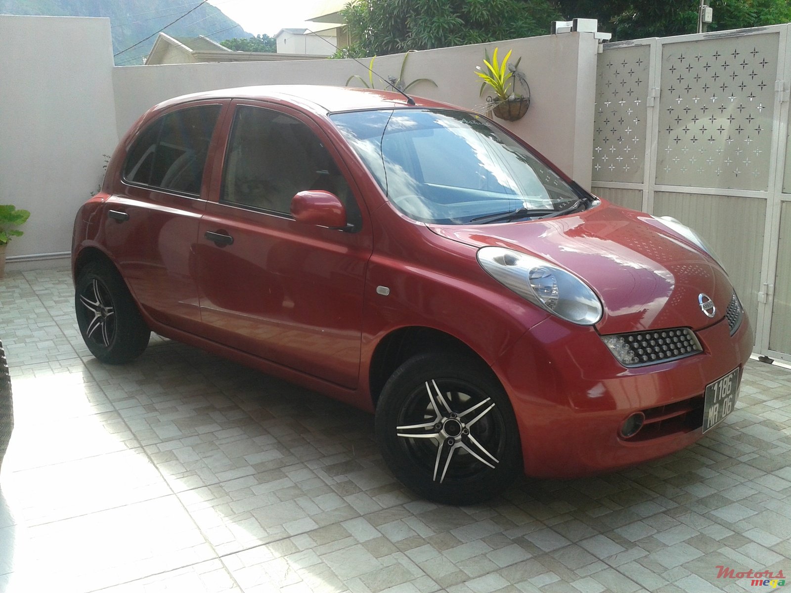 2006' Nissan Micra photo #1