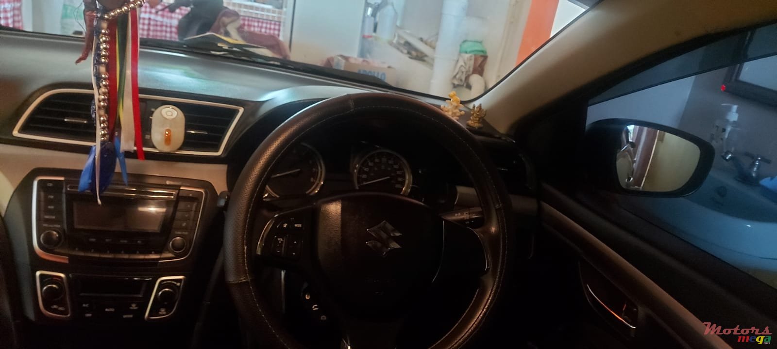 2016' Suzuki Ciaz photo #5