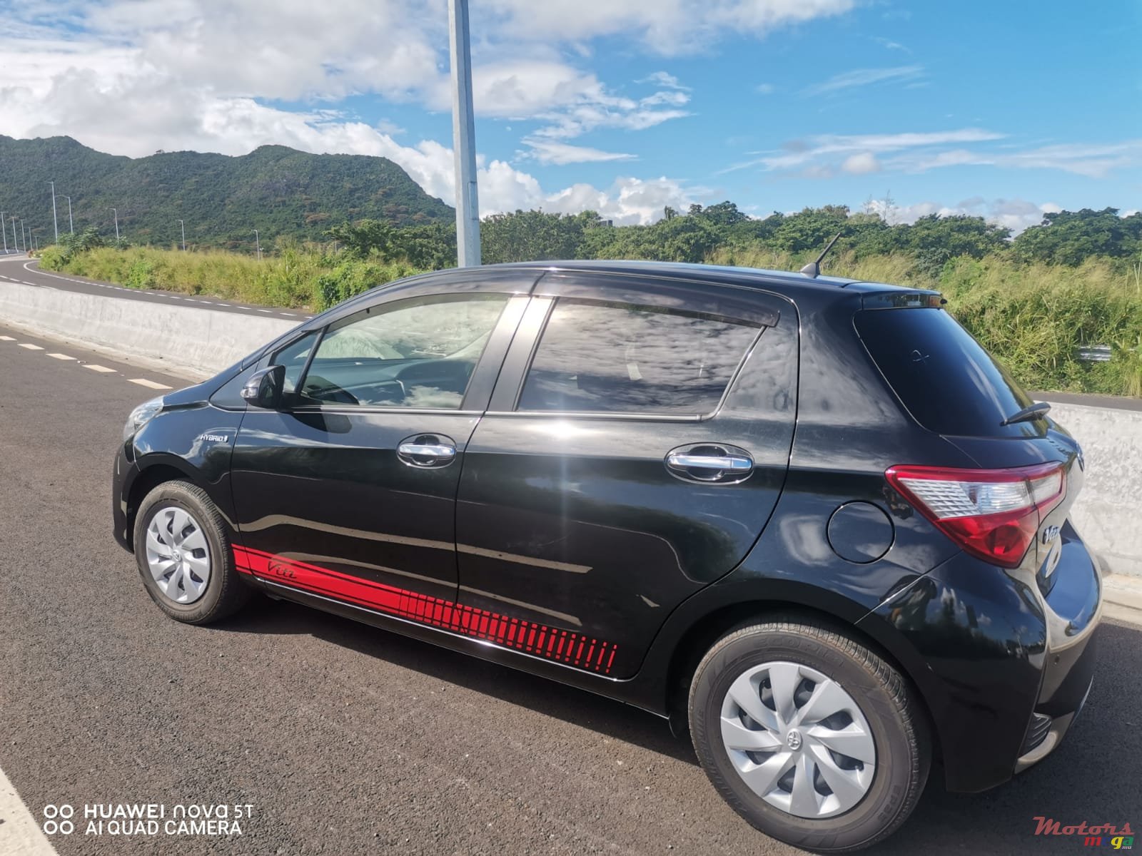 2019' Toyota Vitz photo #5