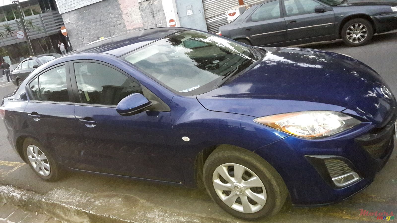 2011' Mazda Axela photo #2