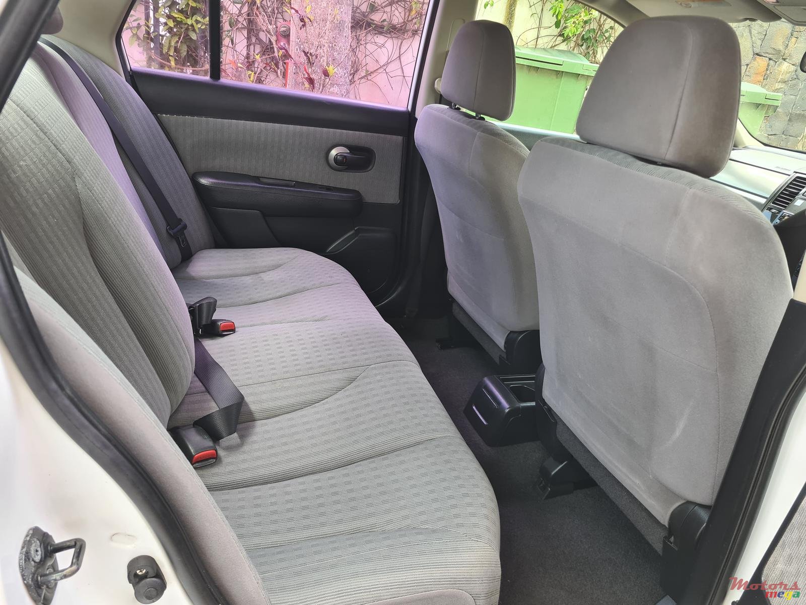 2008' Nissan Tiida Automatic photo #5