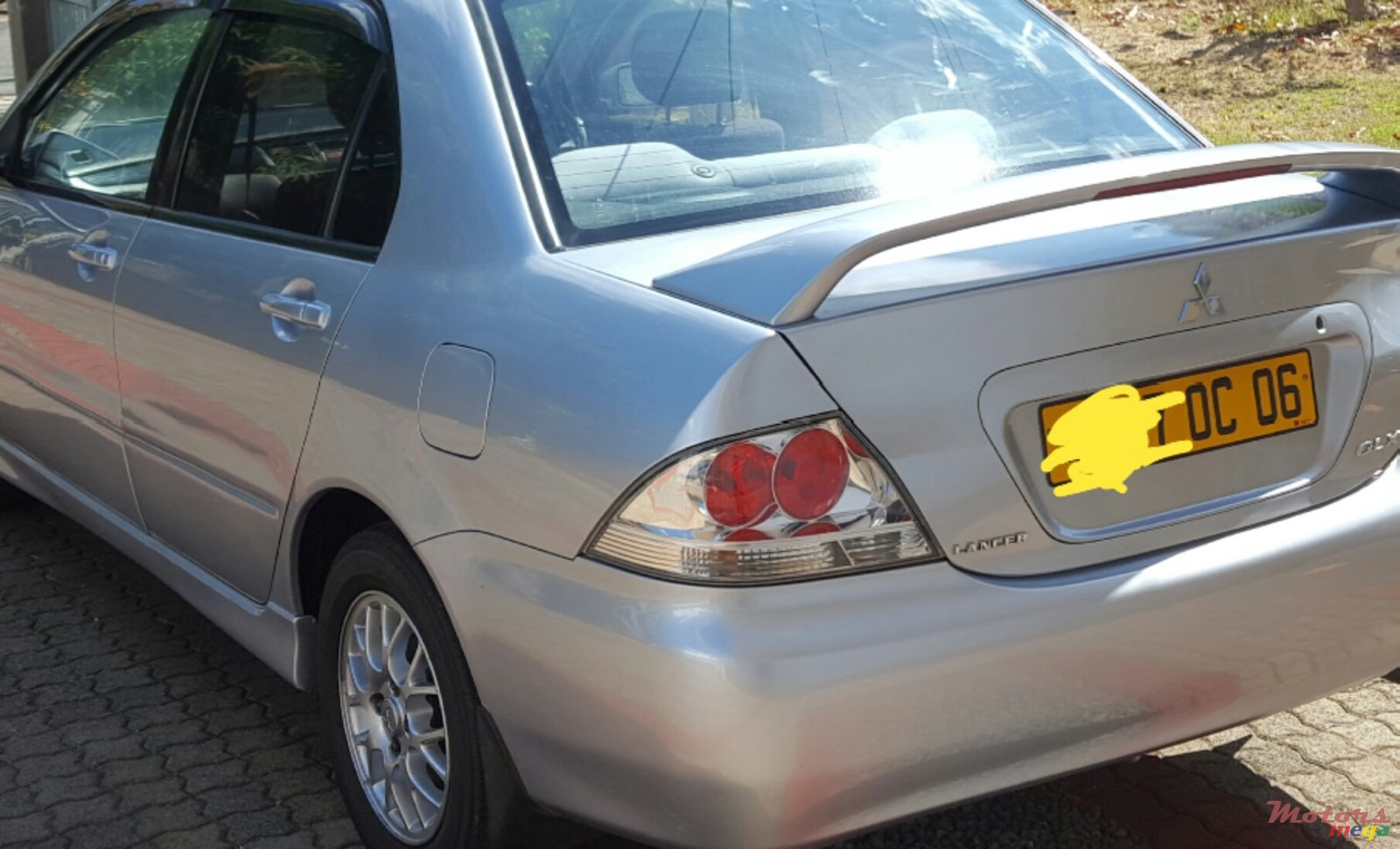 2006' Mitsubishi Lancer photo #2