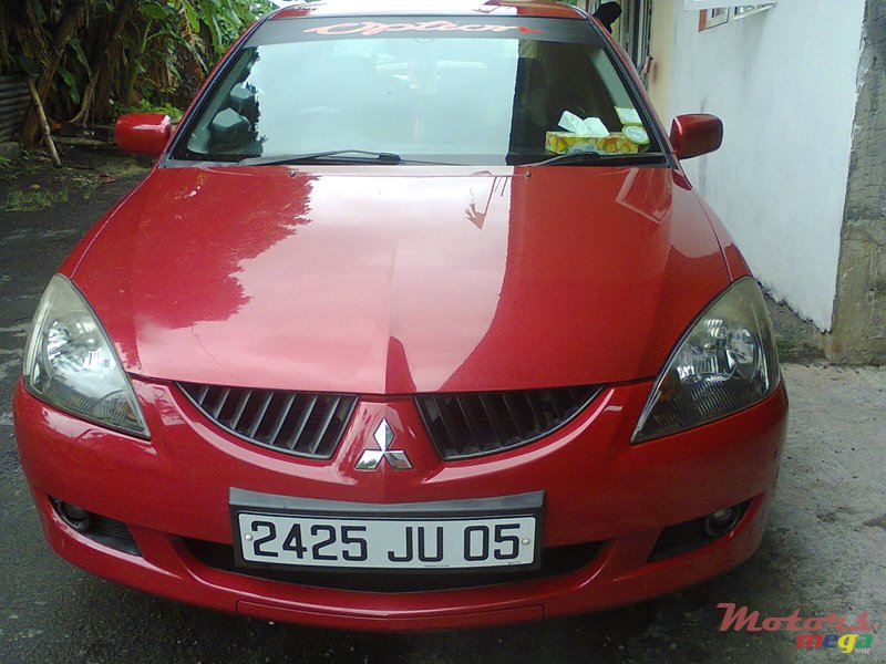 2005' Mitsubishi Lancer GLX photo #1