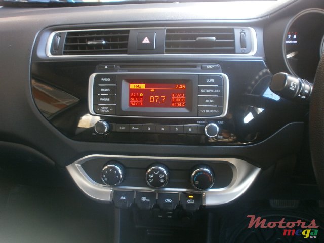 2016' Kia Rio photo #4
