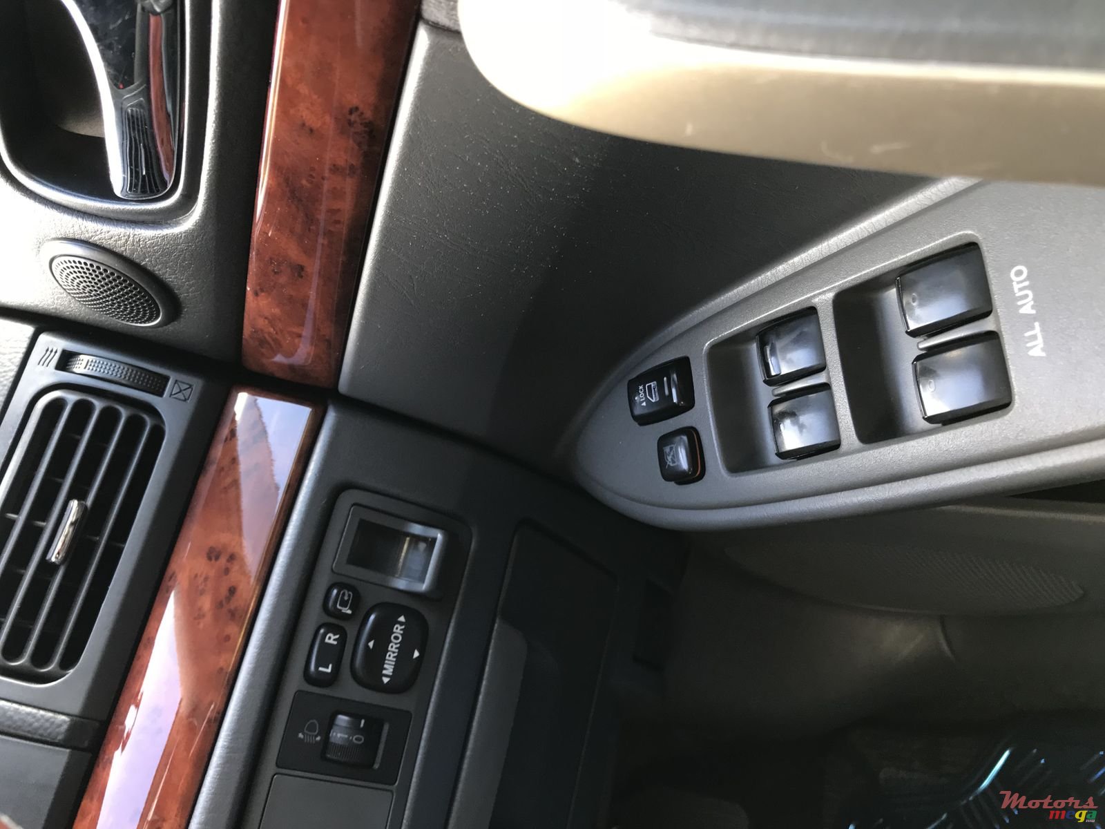 2006' Toyota Corolla ALLION photo #1