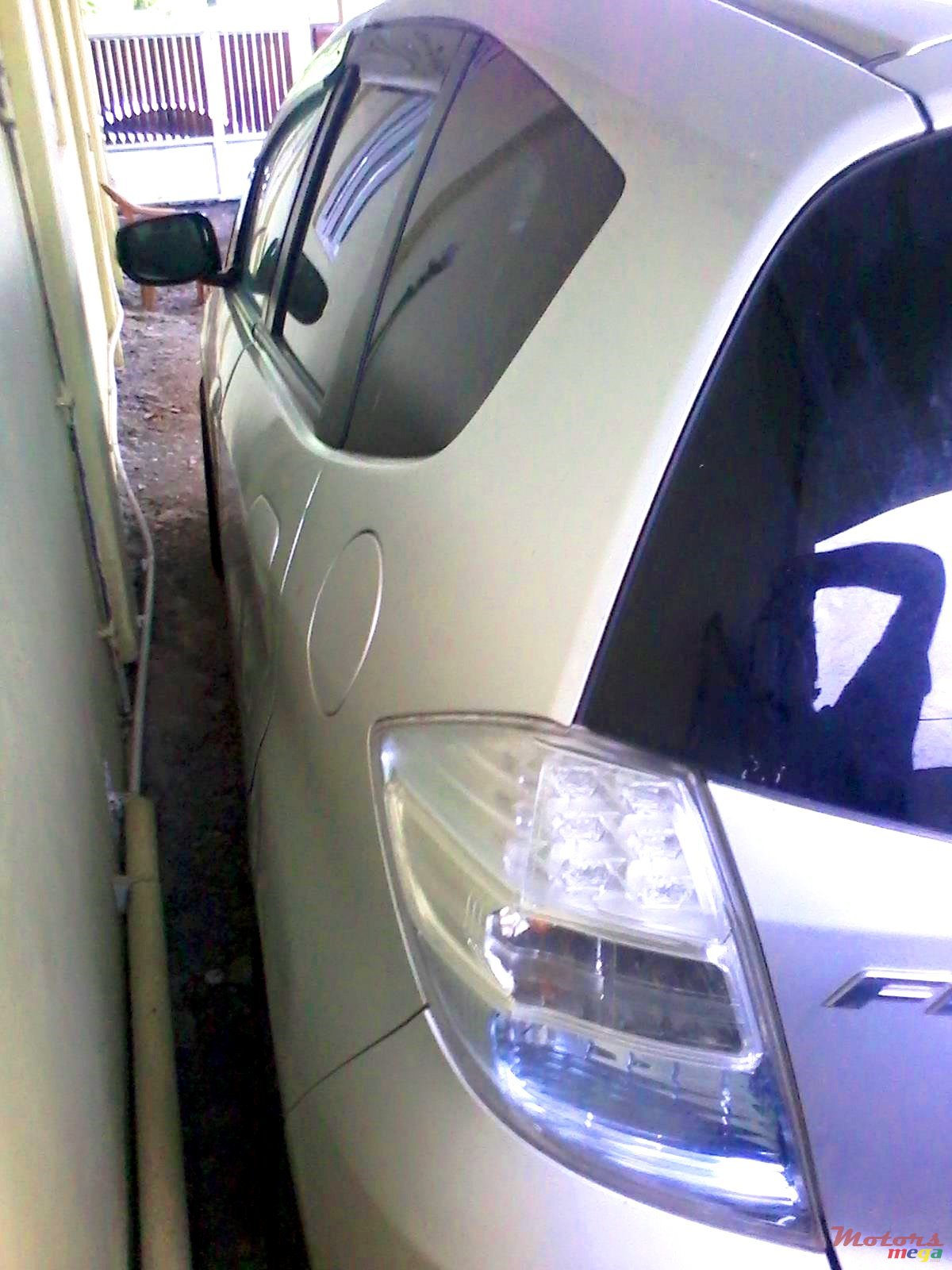 2011' Honda Fit SPORT photo #3