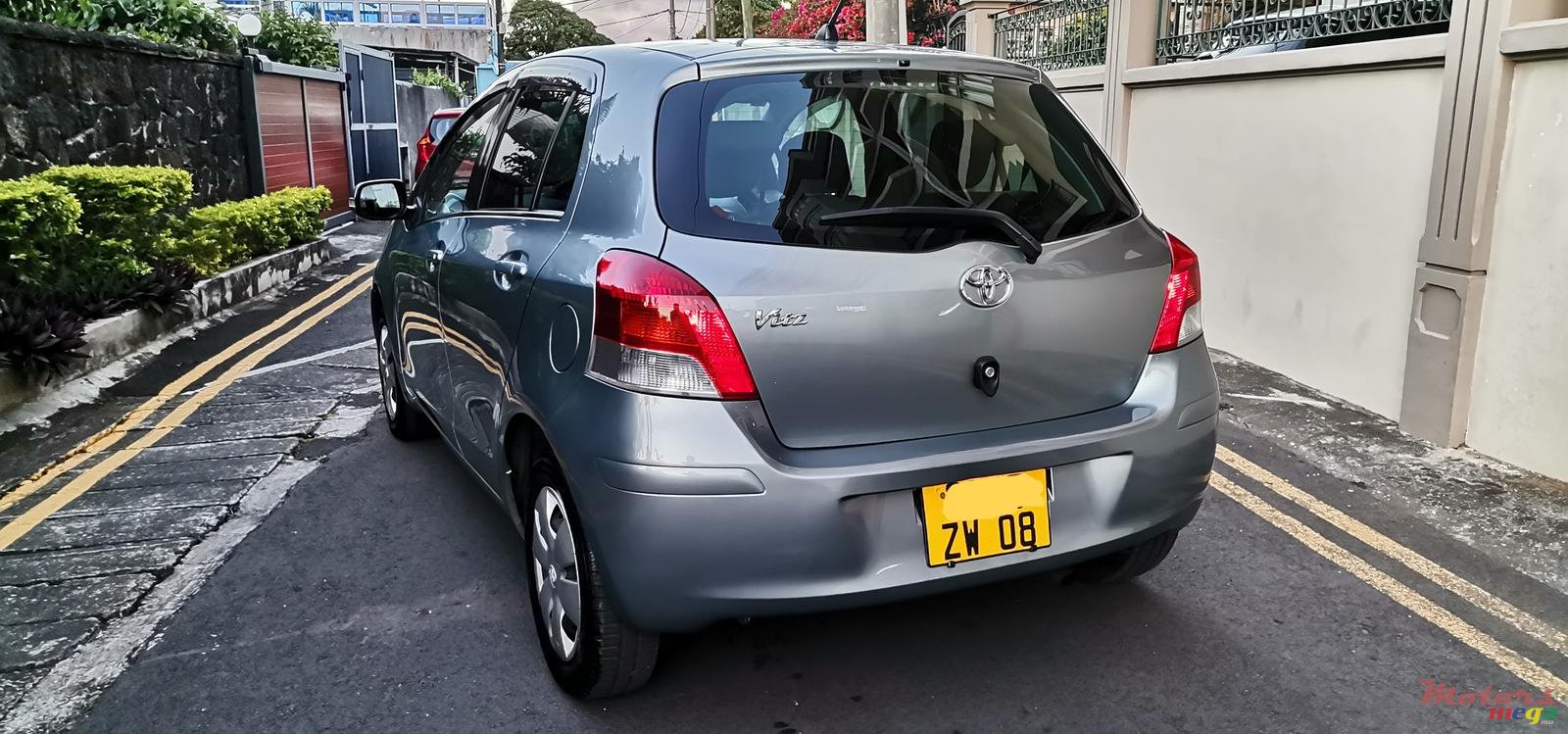 2008' Toyota Vitz photo #6