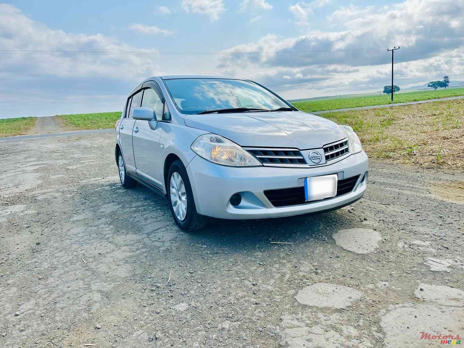 2008' Nissan Tiida photo #2