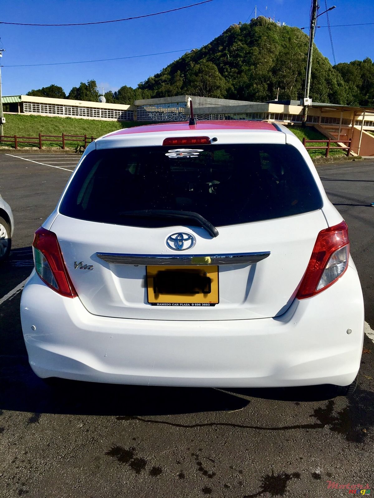 2013' Toyota Vitz photo #3