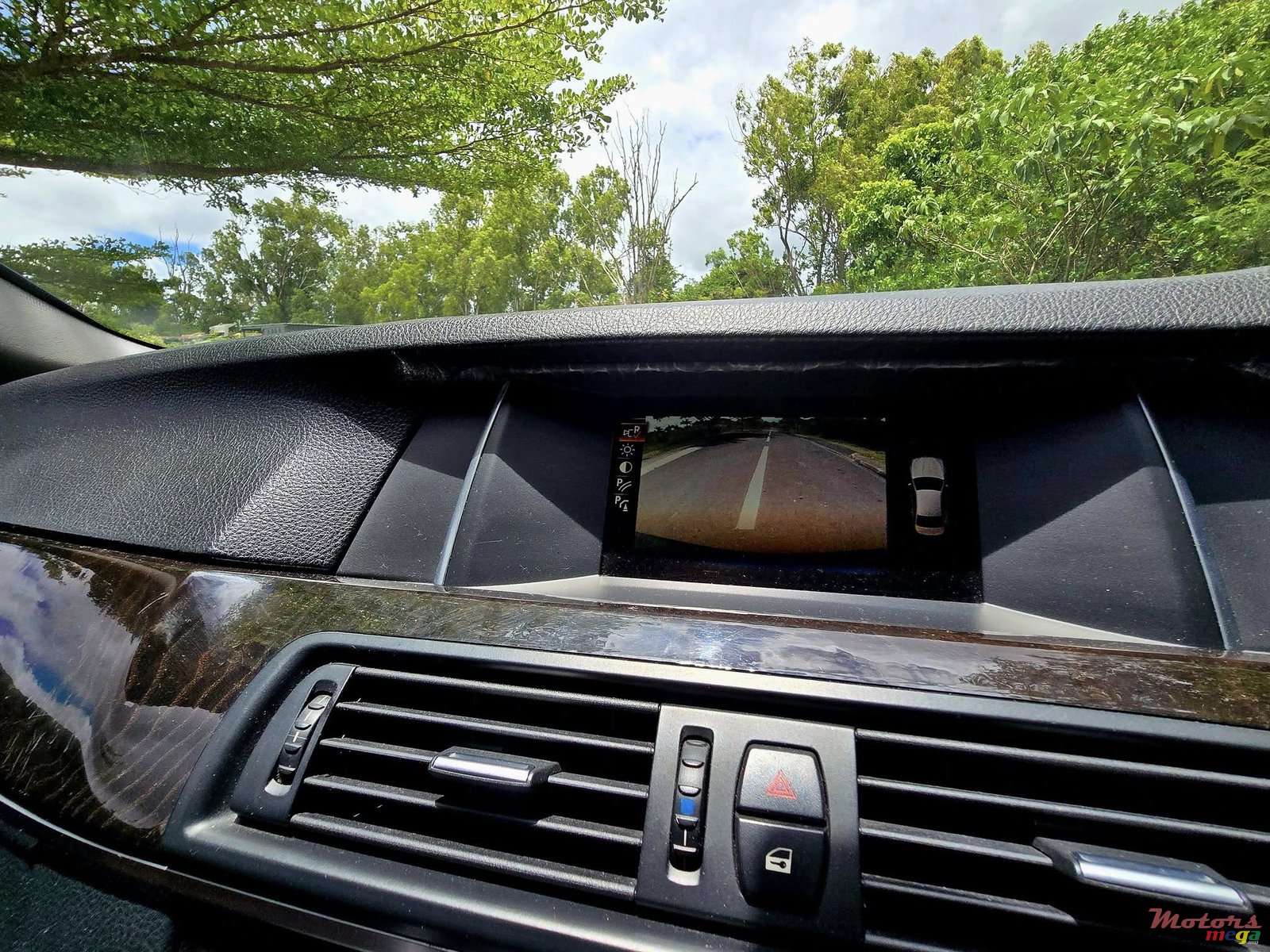 2015' BMW 520 photo #7