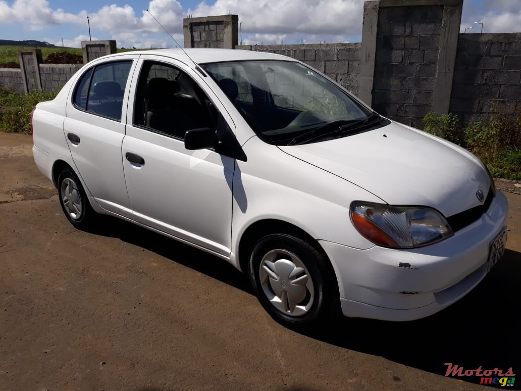 2000' Toyota photo #4