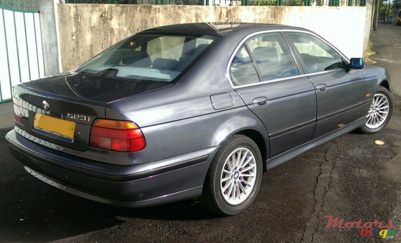 2001' BMW 523 photo #3