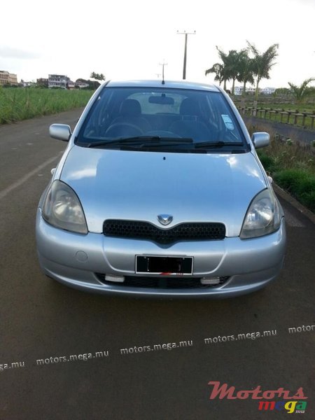 2001' Toyota vitz photo #2