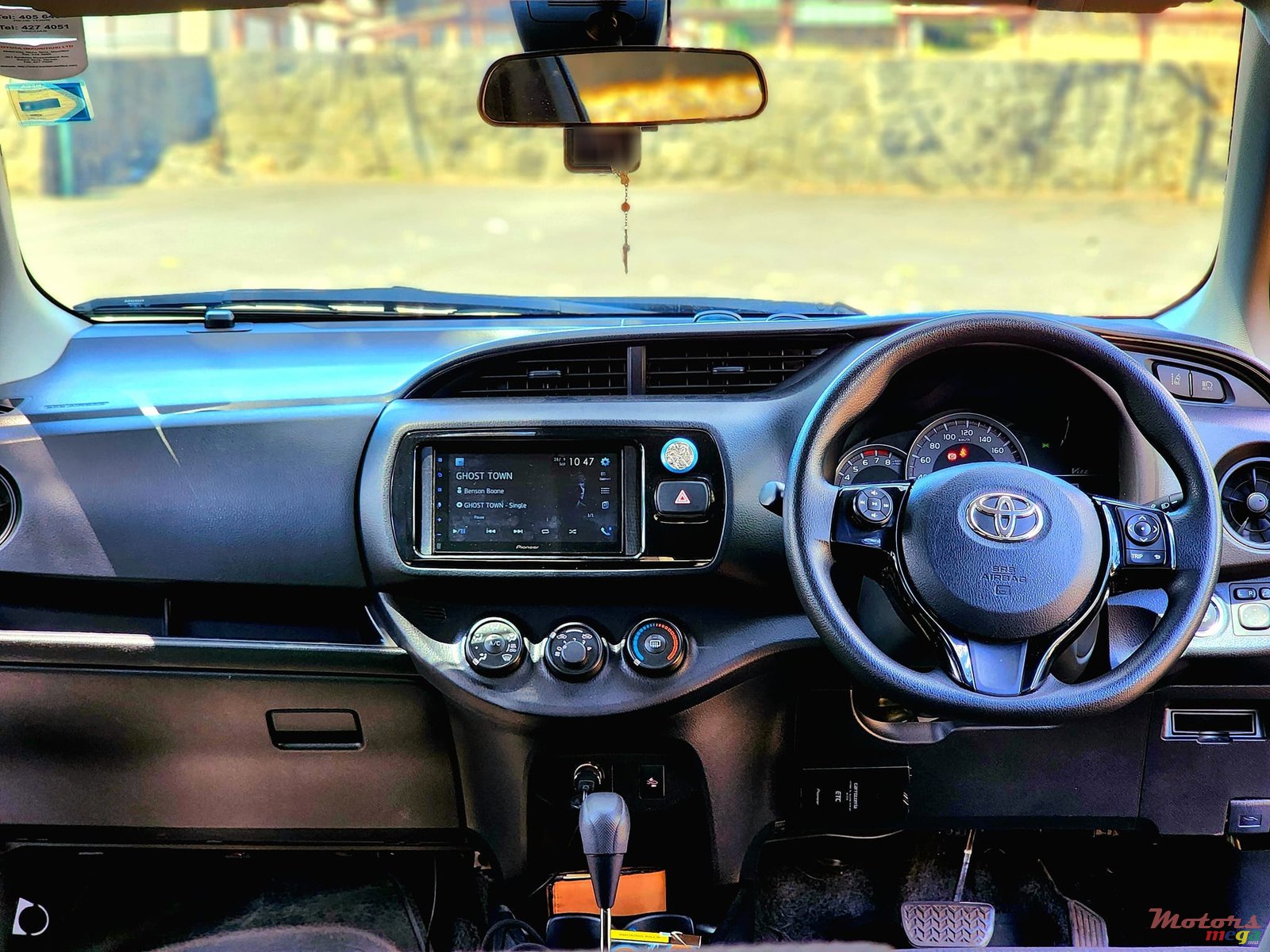 2017' Toyota Vitz photo #6