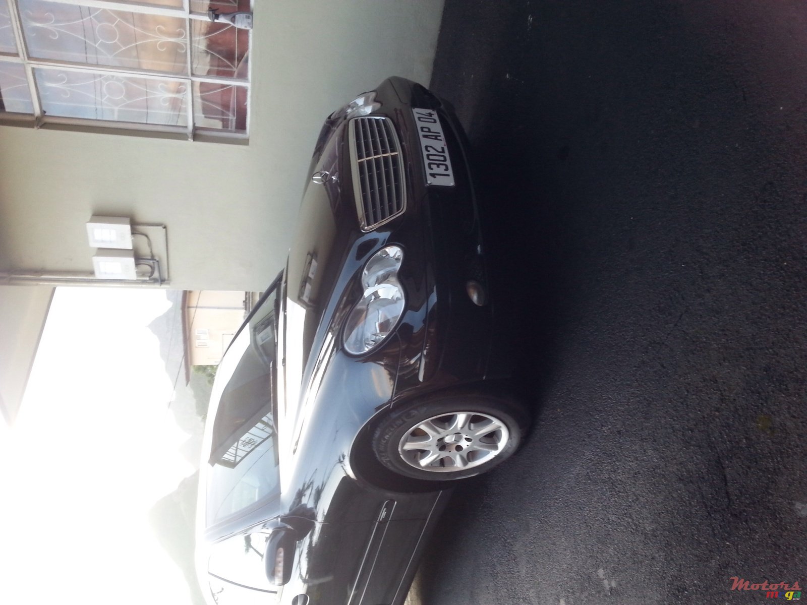 2004' Mercedes-Benz 220 photo #1