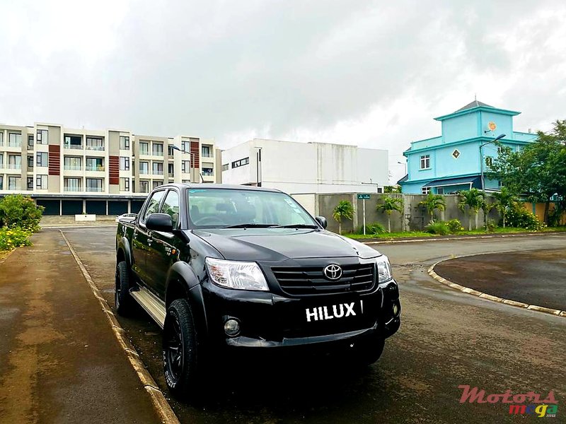 2014' Toyota Hilux any photo #4