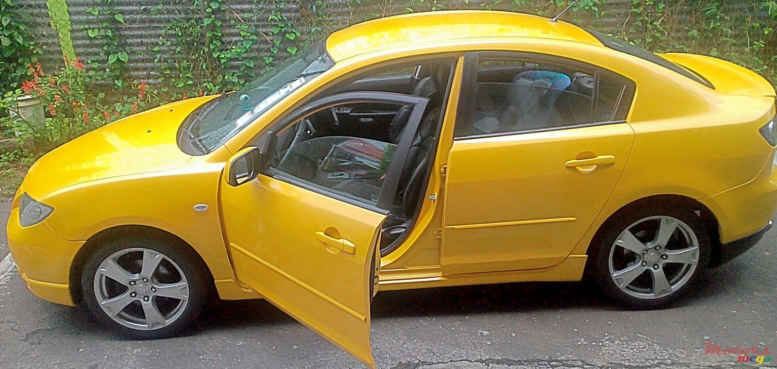 2004' Mazda 3 photo #6