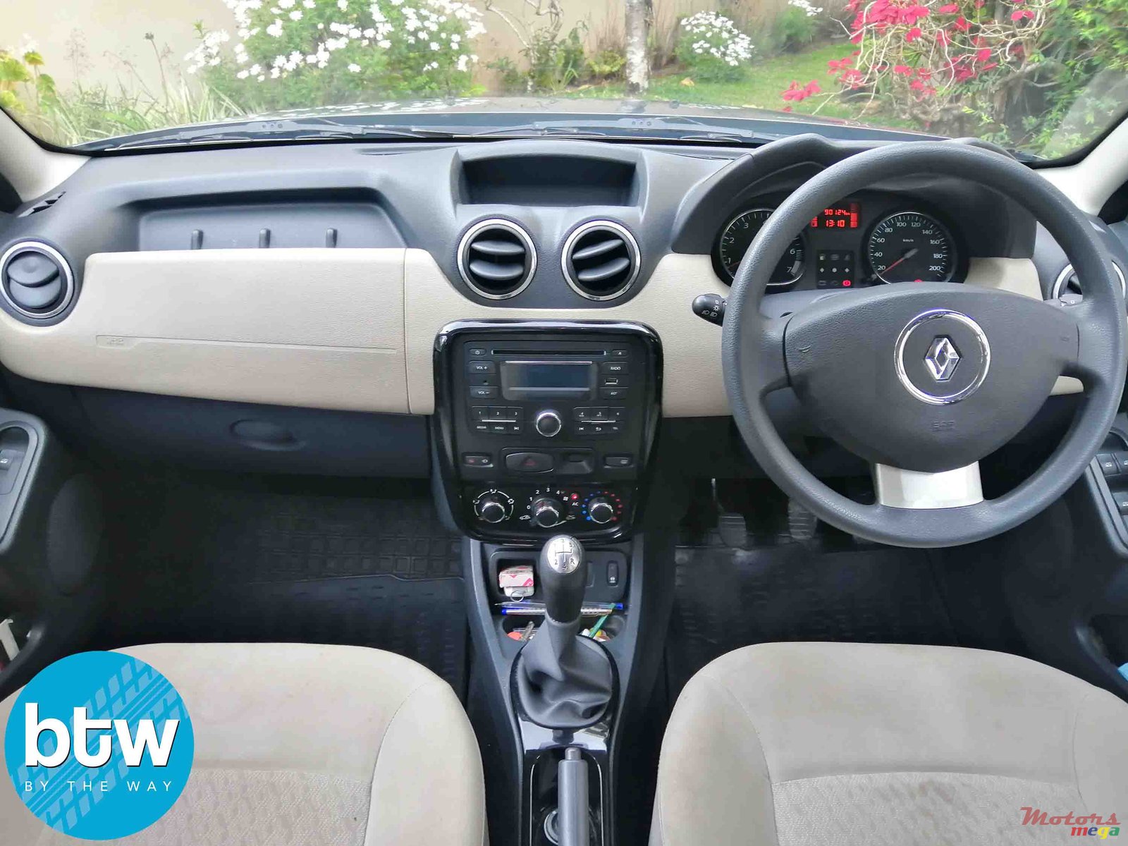 2014' Renault Duster photo #6