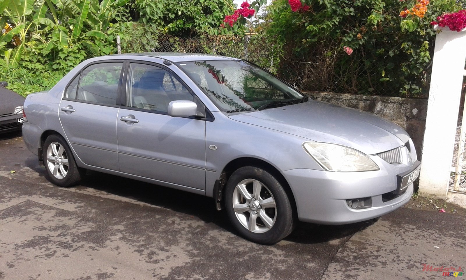 2003' Mitsubishi Lancer photo #1