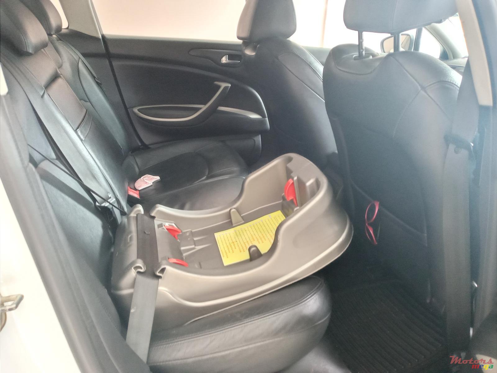 2012' Citroen C5 photo #7