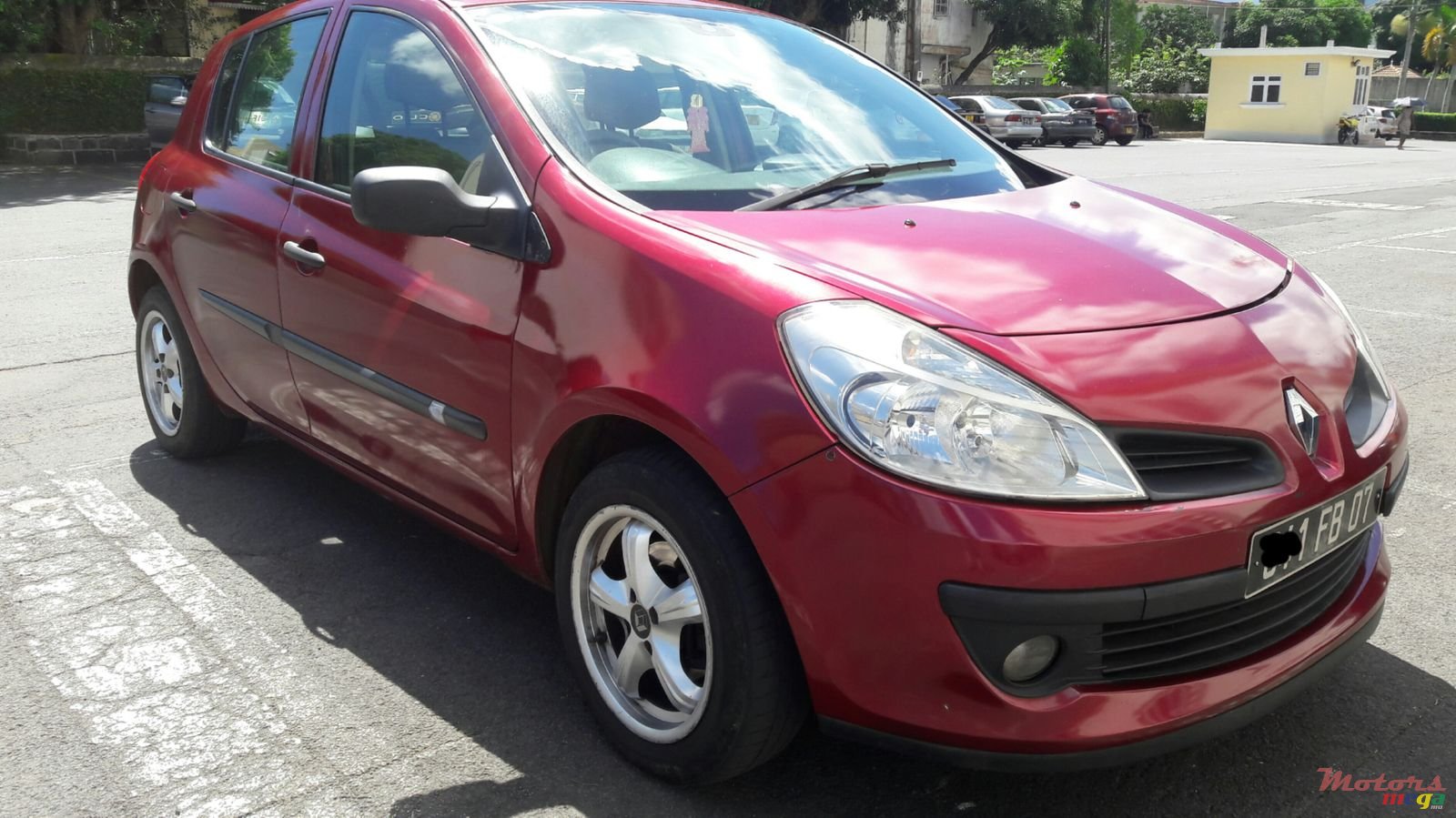 2007' Renault Clio photo #1