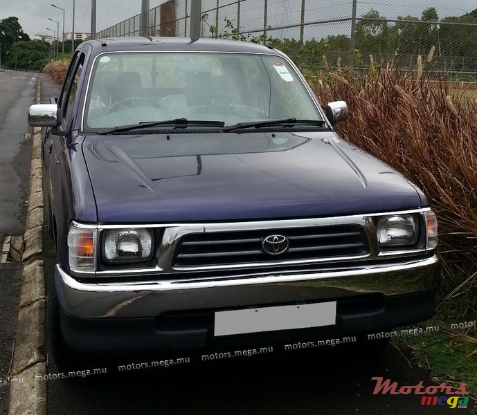 1999' Toyota photo #1