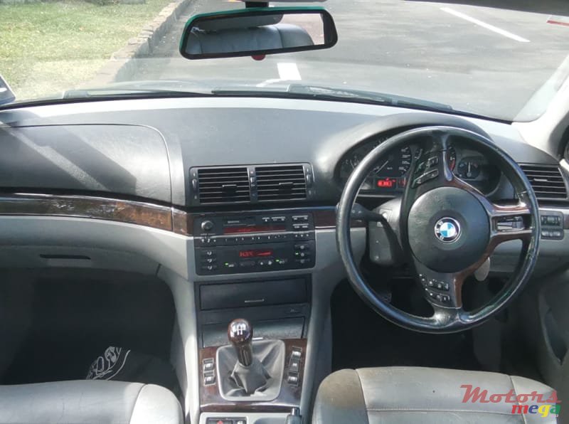 2002' BMW 318 photo #4