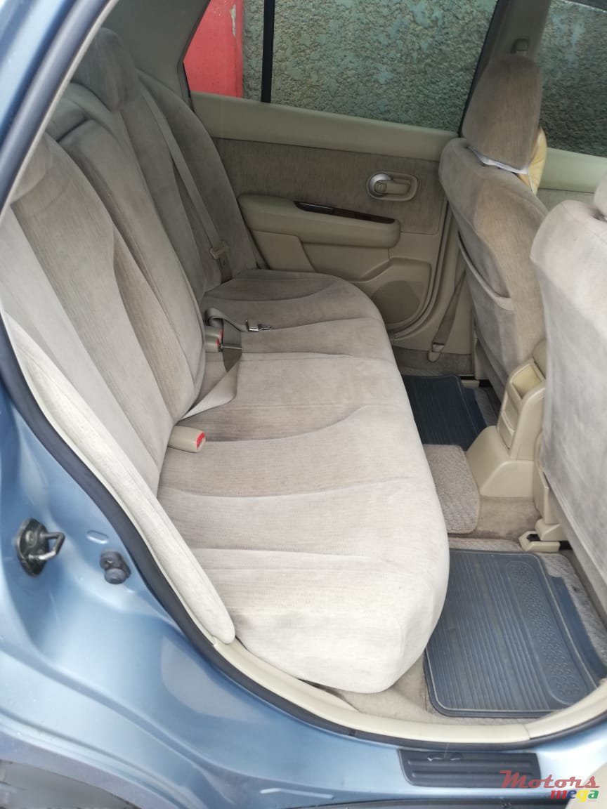 2005' Nissan Tiida photo #3