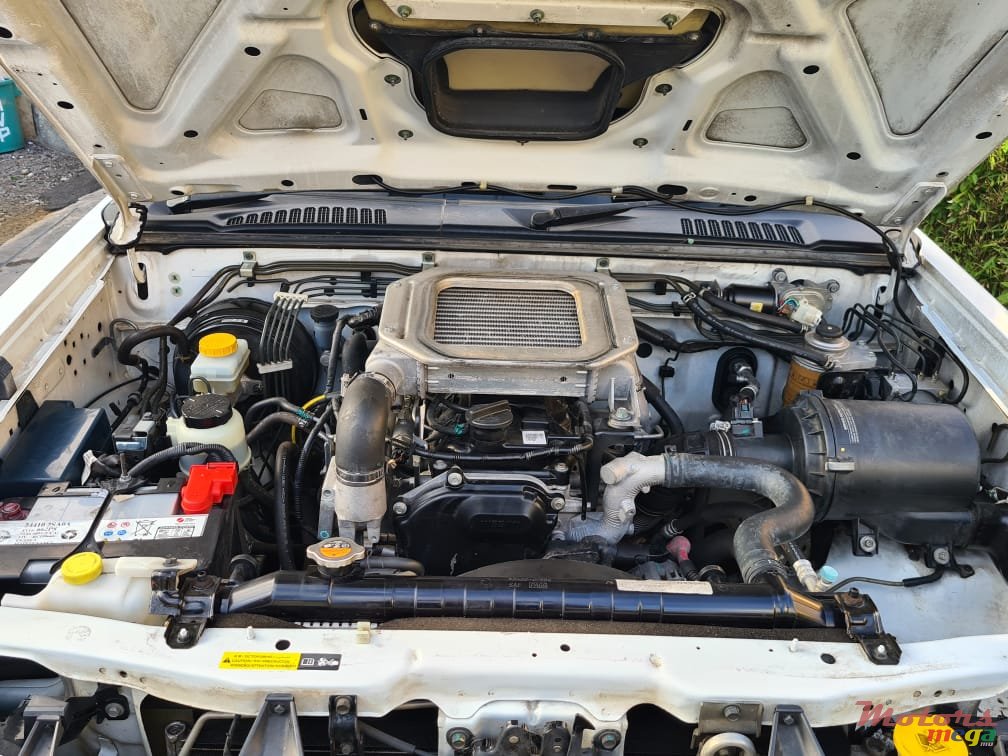 2015' Nissan Hardbody photo #4