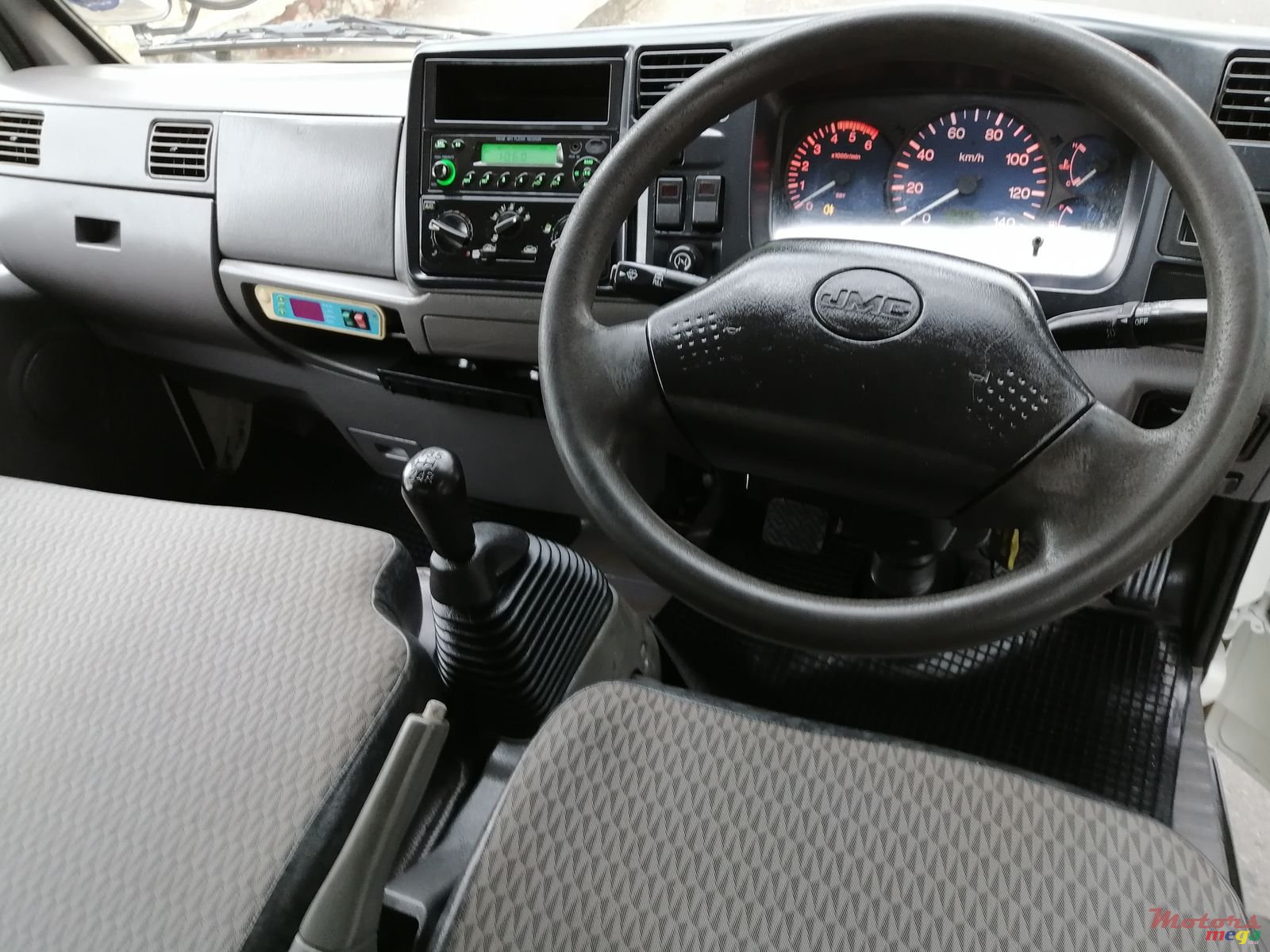 2012' Isuzu photo #5