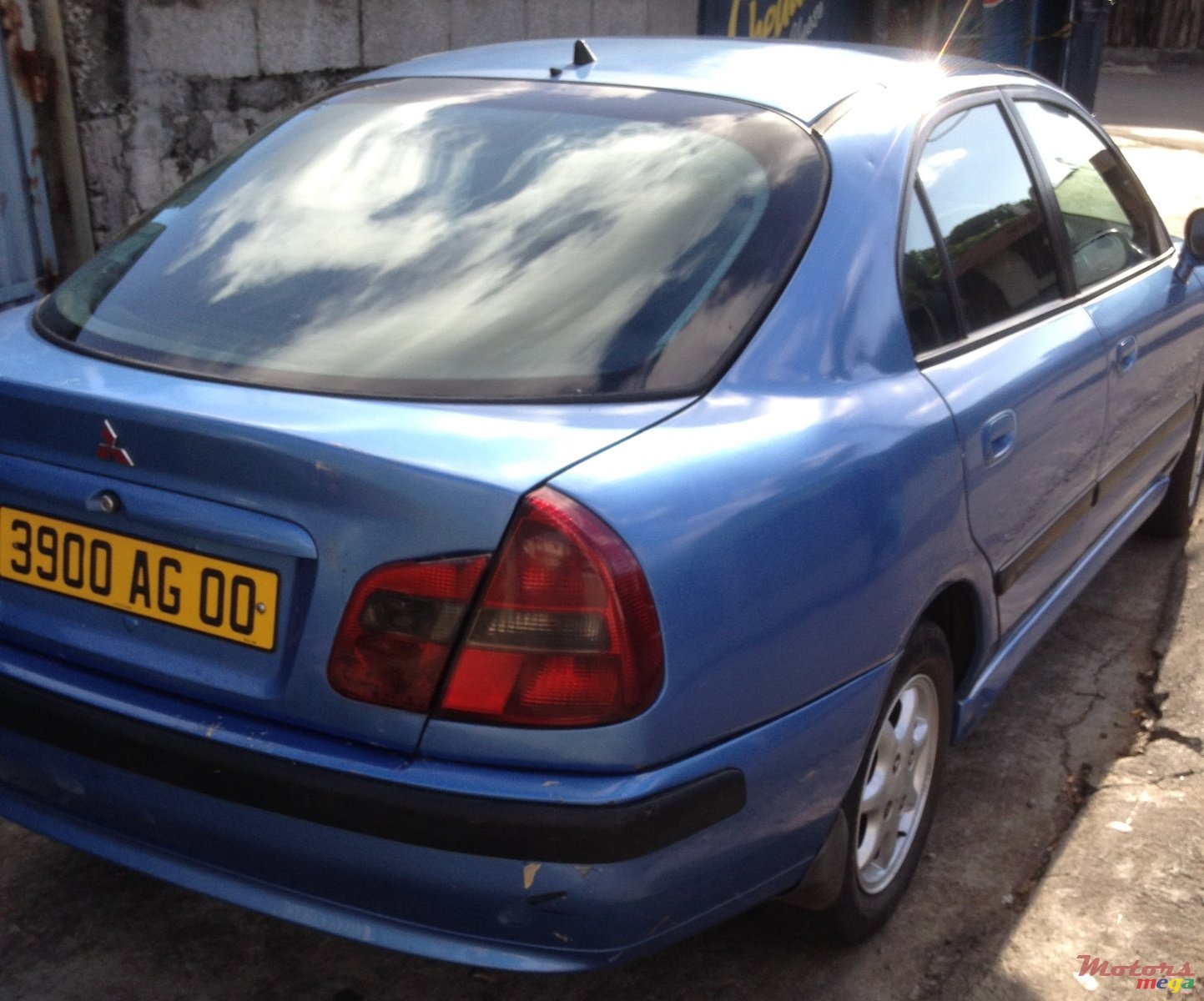 2000' Mitsubishi Carisma photo #3