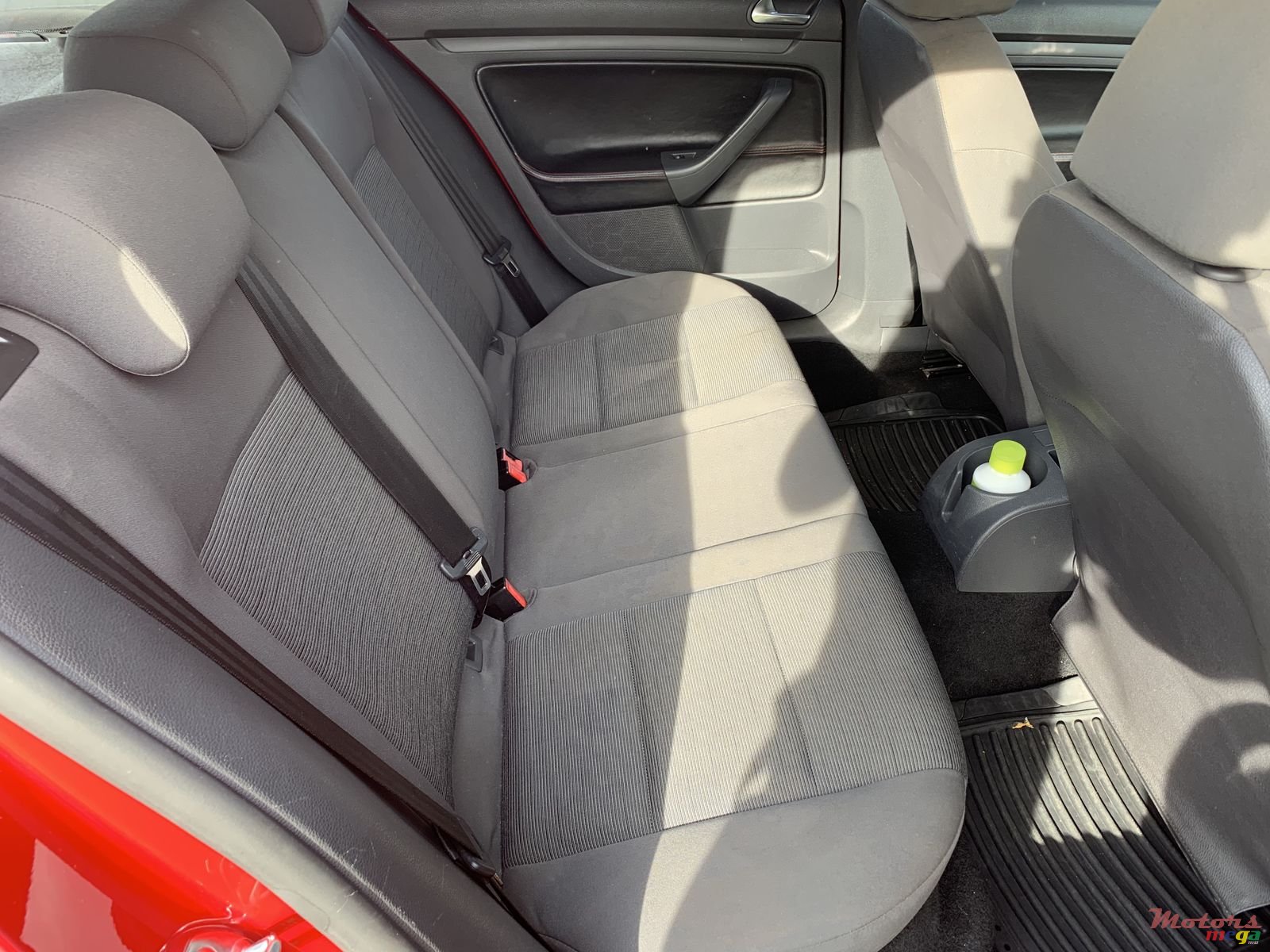 2008' Volkswagen Golf GTI photo #1