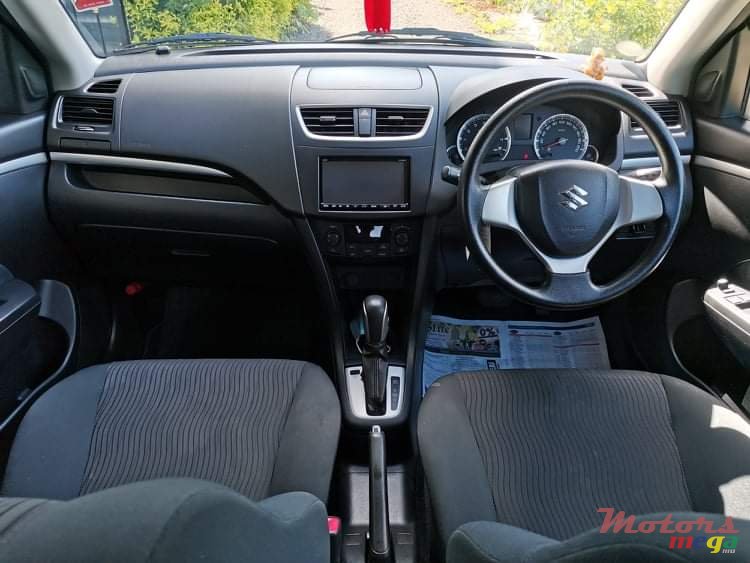 2011' Suzuki Swift photo #6