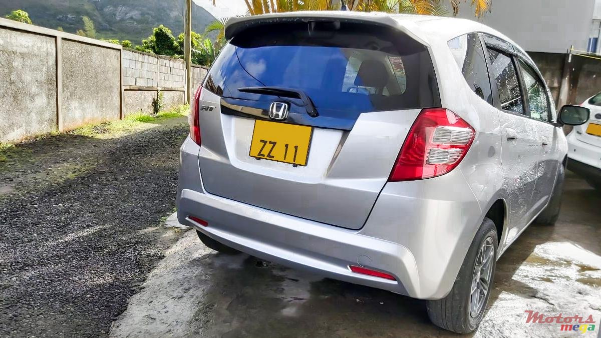 2011' Honda Fit photo #2