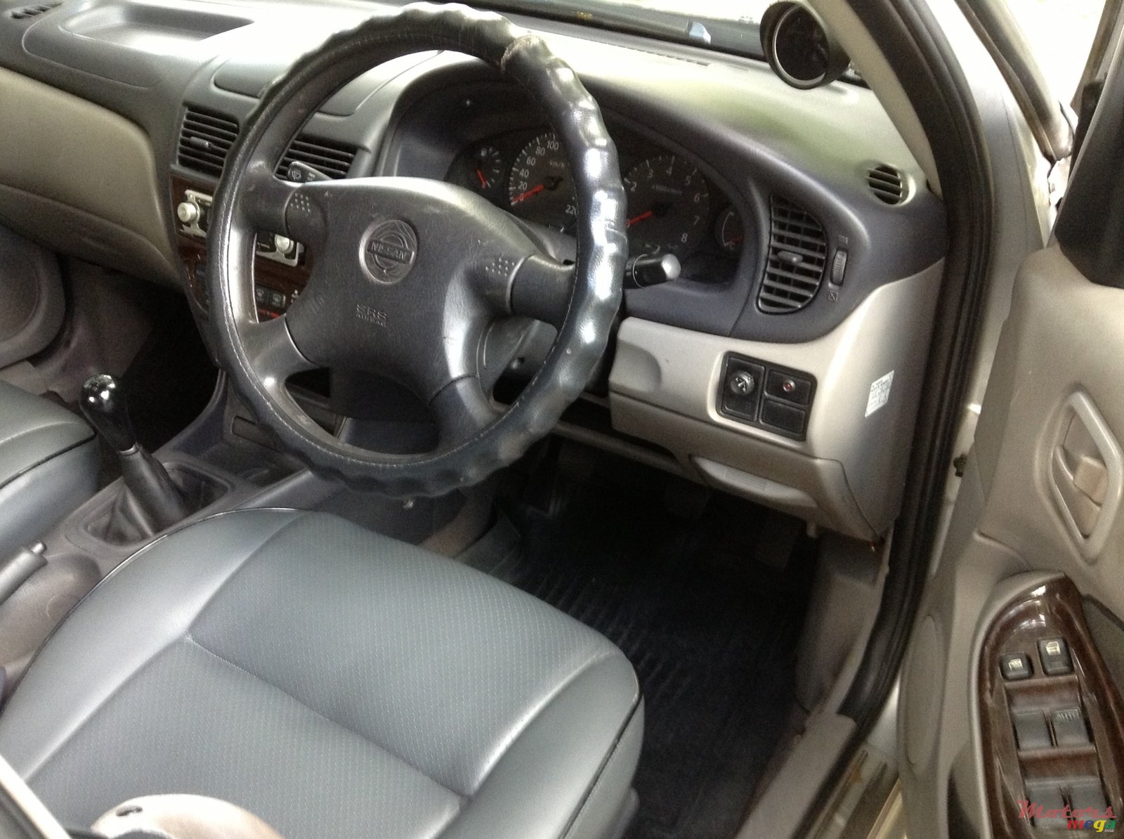 2001' Nissan Sunny photo #4