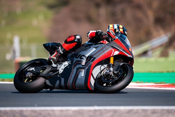 Premières infos techniques et images de la Ducati électrique