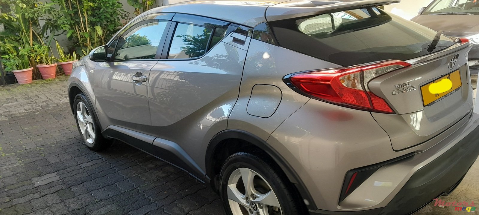 2019' Toyota C-HR photo #2