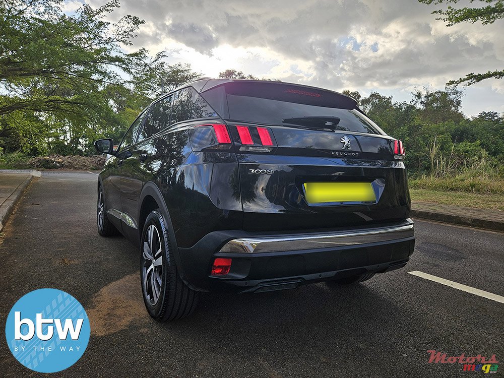 2020' Peugeot 3008 Allure photo #3