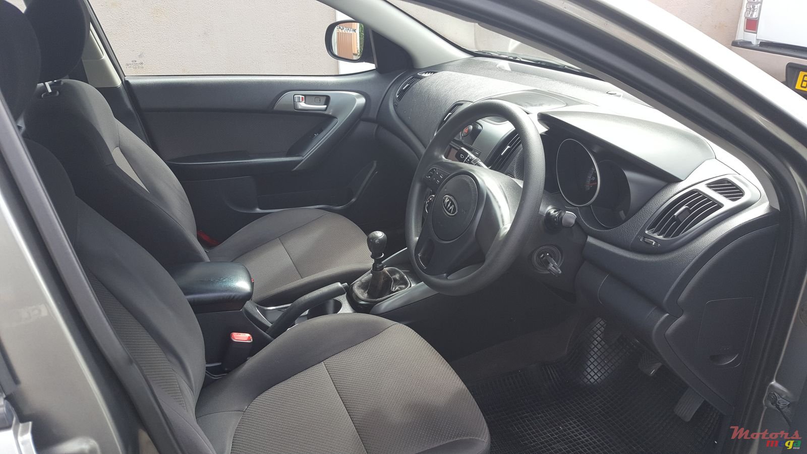 2011' Kia Cerato photo #6