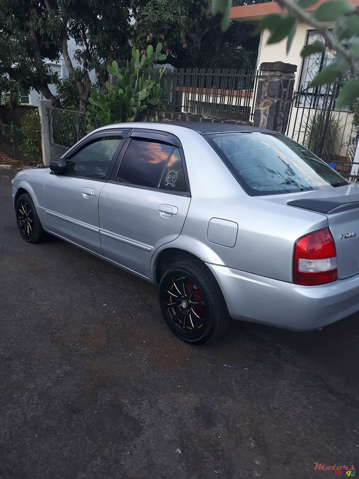 1999' Mazda 323 photo #5